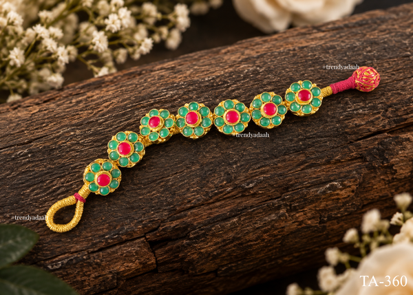The Vintage Enamel Flower Chain