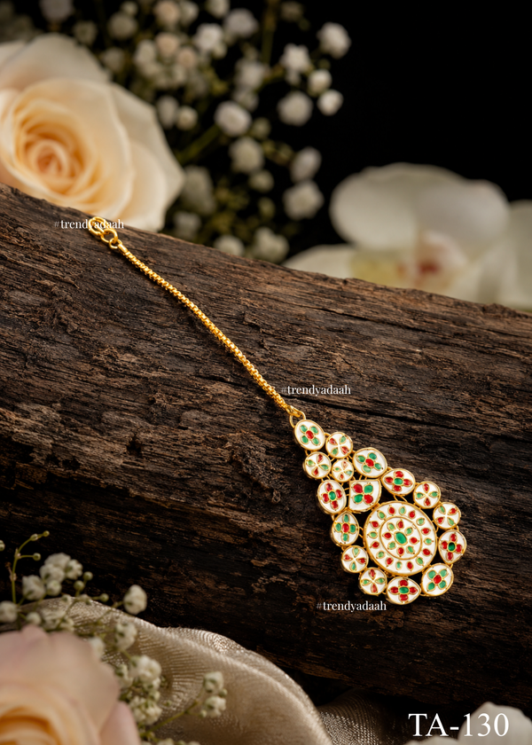 Oval Halo Teardrop Kundan Maang Tikka