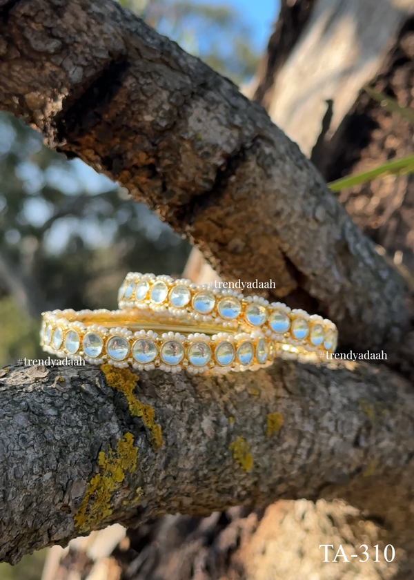 Rajkumari Filigree Gold Kangan
