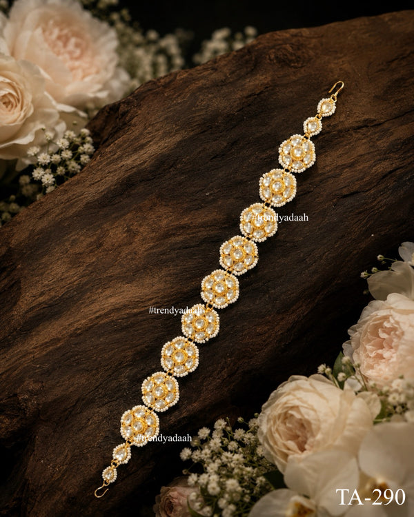 The Kundan Crescent