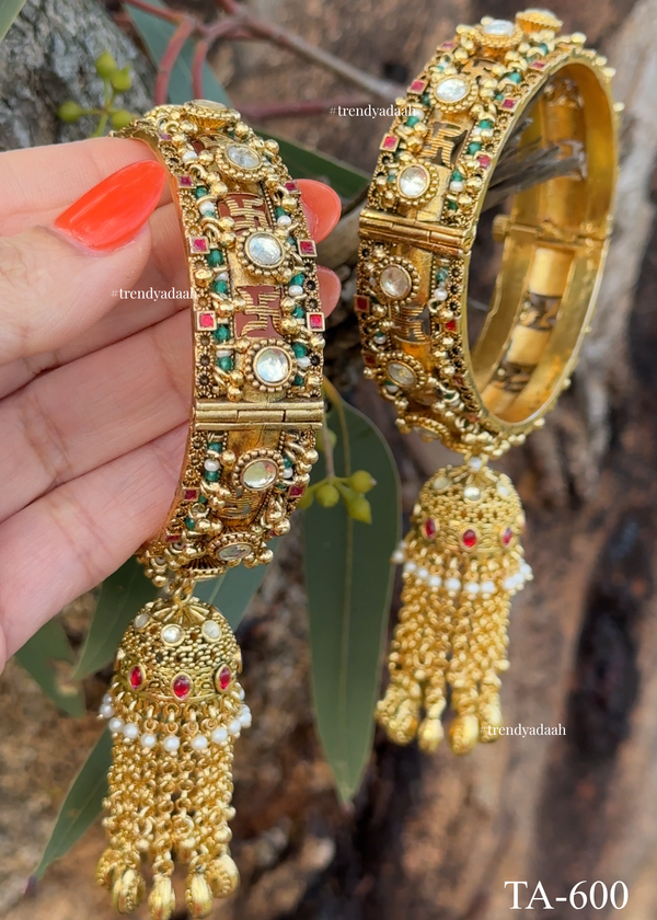 Sacred Swastik Temple Kundan & Latkan Kaleera Kadas