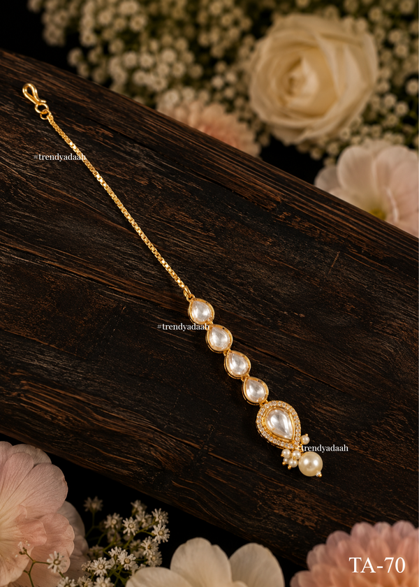 Teardrop Minimalist Kundan Maang Tikka