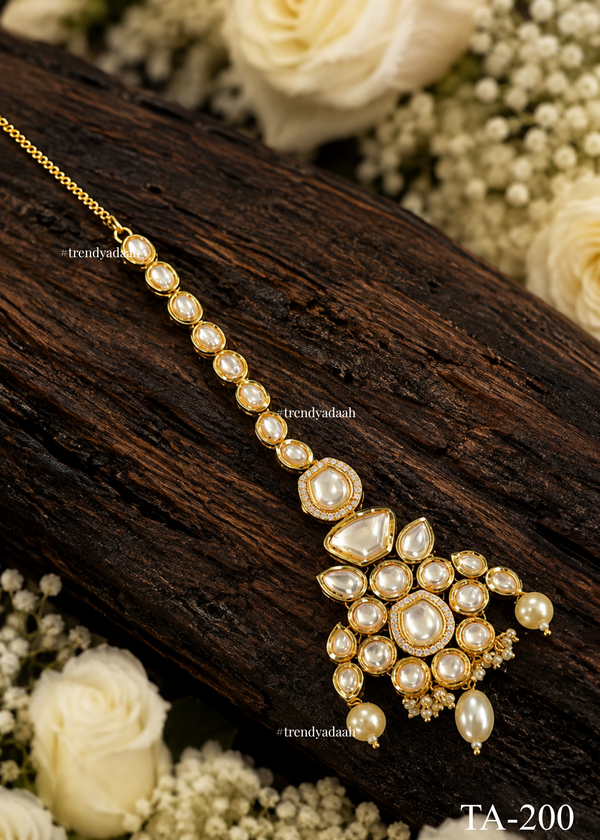 Emerald Drop Floral Kundan Maang Tikka