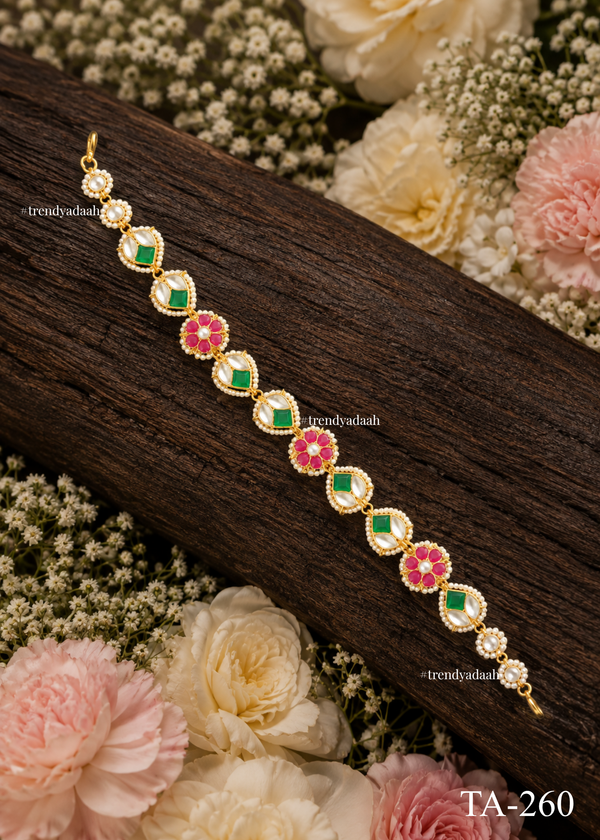 Multi-Stone Kundan & Pearl Sheeshphool