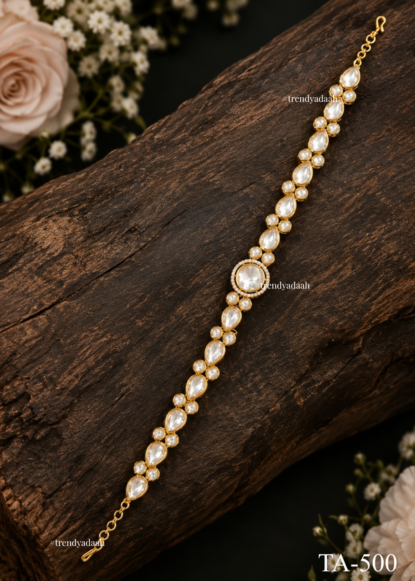 The Pearl-Framed Teardrop Strand