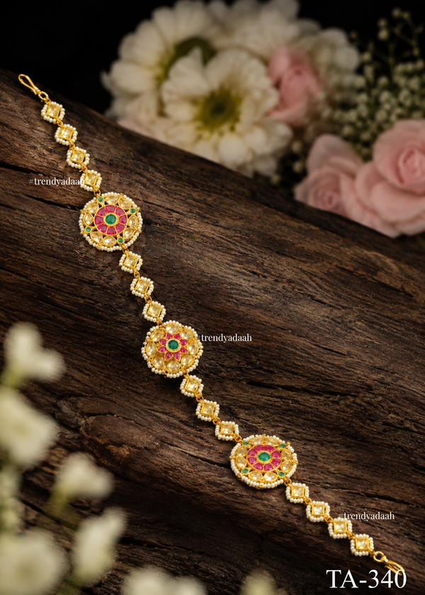 Rangrez Tri-Floral Medallion