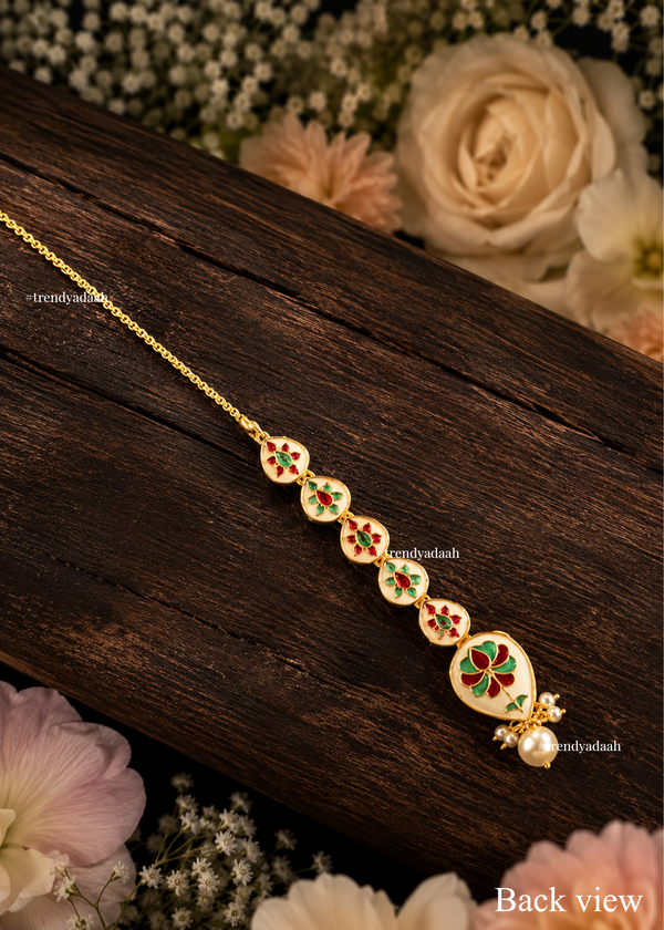 Teardrop Minimalist Kundan Maang Tikka