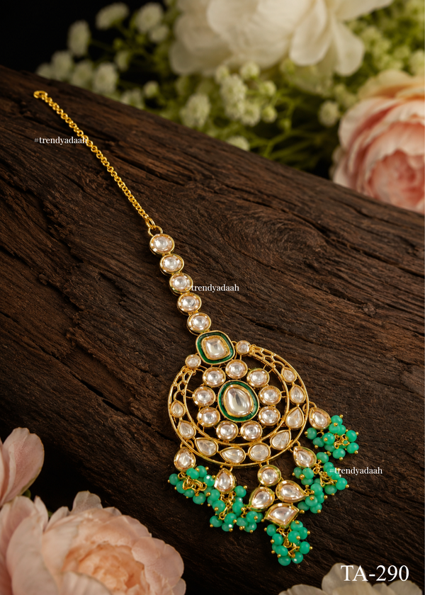 Bordered Chandbali Kundan Maang Tikka with Green Bead Cluster