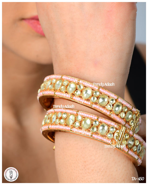 The Gulabi Kundan Kada